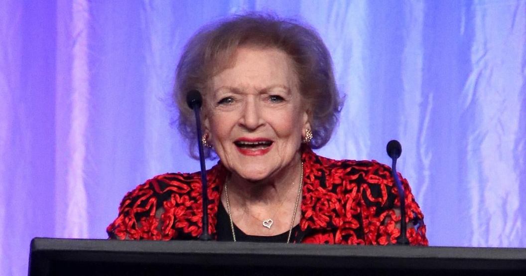 betty-white-dead-99.jpg