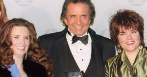 Johnny Cash’s Daughter Roseanne Scraps Florida Concerts After Controversial Vaccination Law Goes Into Effect