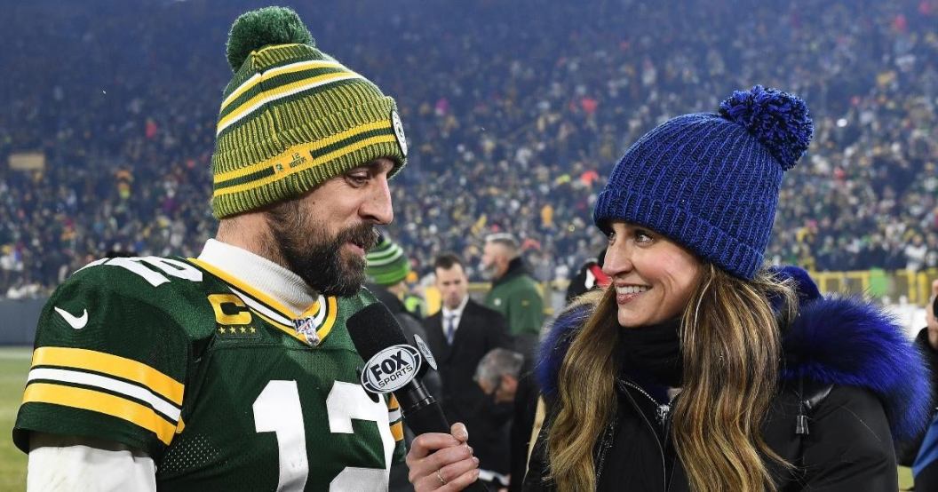 erin-andrews-aaron-rodgers-slams-critics-controversial-hug.jpg