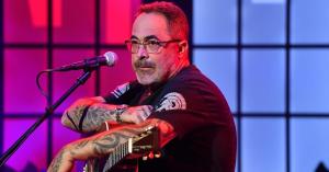 Staind’s Aaron Lewis Deals With Additional Medical Issue Following Hospitalization