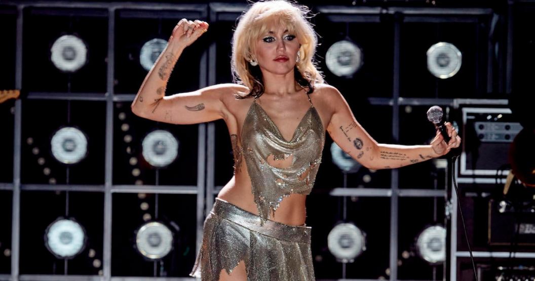 miley-cyrus-new-years-eve-party-nbc.jpg