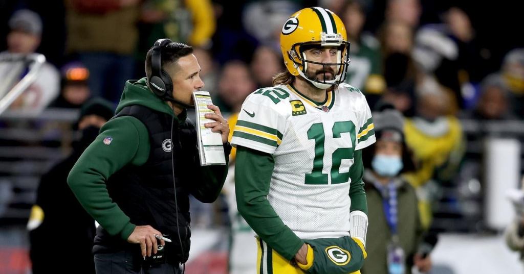 packers-coach-matt-lafleur-sends-message-aaron-rodgers-undertain-nfl-future.jpg