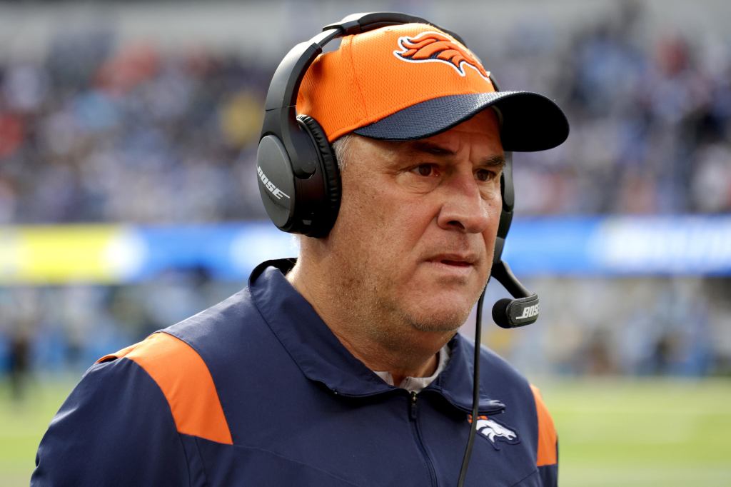 vic-fangio-broncos-coach-fired.jpg