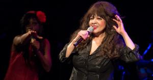 Ronnie Spector, The Ronettes Lead Singer, Dead at 78