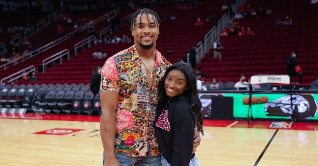 simone-biles-announces-engagement-houston-texans-safety-jonathan-owens.jpg