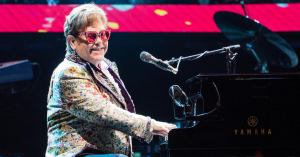 Elton John’s Private Jet Suffers Hydraulic Failure at 10,000 Feet