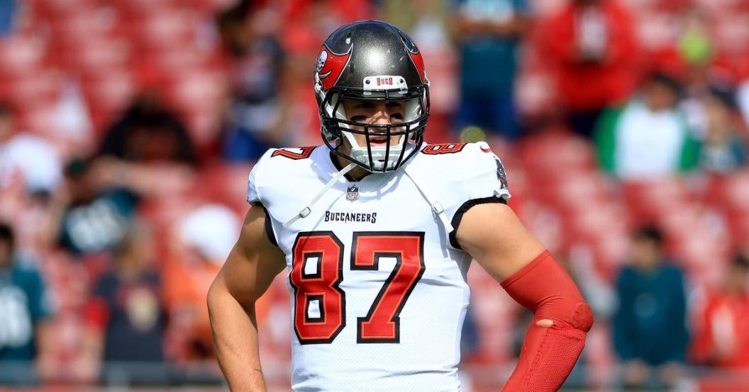 rob-gronkowski-reveals-quarterback-play-tom-brady-retirement-joe-burrow.jpg