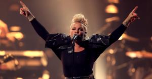 Pink Has Strong Message for Her Fans Who Oppose Roe v. Wade