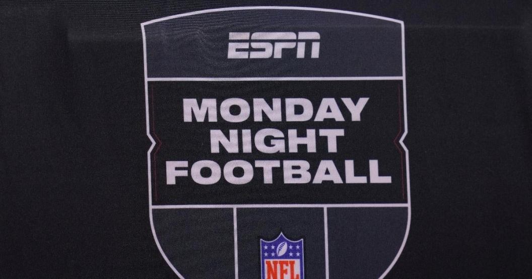 espn-announces-monday-night-football-broadcast-team-joe-buck-troy-aikman.jpg