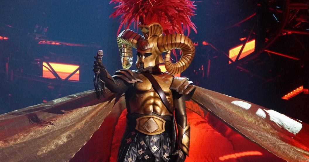 masked-singer-panelists-eric-stonestreet-fox.jpg