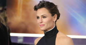 Jennifer Garner Recalls Embarrassing ‘Mom Fail’ Replying to Her Kids’ Coach