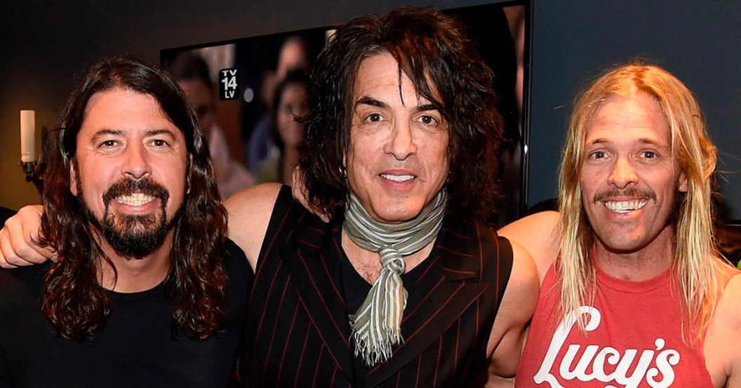 taylor-hawkins-dave-grohl-paul-stanley-foo-fighters-kiss.jpg