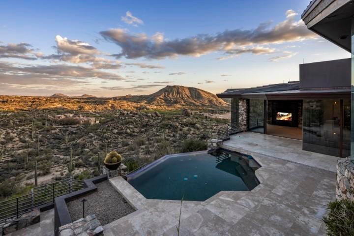 steven-seagall-arizona-house-9.jpg