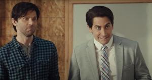 Jake Gyllenhaal’s HGTV Show Parody Takes Wild Turn on ‘SNL’