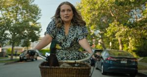 ‘Roar’ Star Merritt Wever Calls Acting Opposite the Duck in the Apple TV+ ‘Wonderful’ (Exclusive)