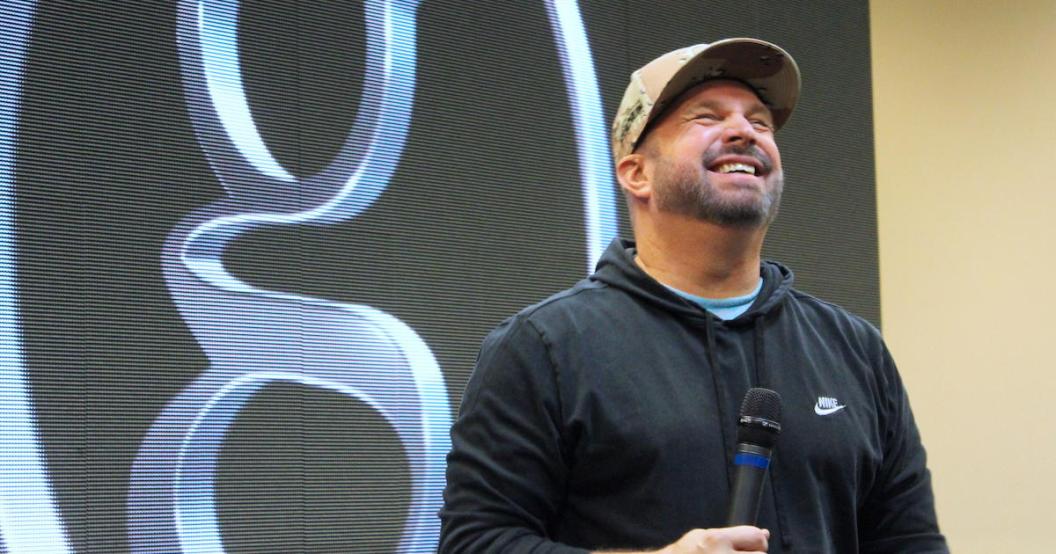 garth-brooks-nashville-john-connor-coulston-popculture-com.jpg