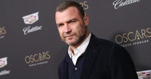 Liev Schreiber Marries Pregnant Girlfriend in Backyard Ceremony