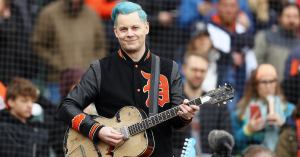 Jack White Proposes to and Marries Girlfriend During Concert