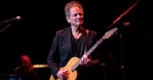 Fleetwood Mac’s Lindsey Buckingham Reveals Unfortunate Update Amid ‘Ongoing Health Issues’