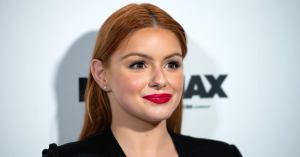 Ariel Winter Shares Sweet Holiday Family Photos