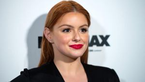 Ariel Winter Hilariously Fails Through Her Workout on TikTok