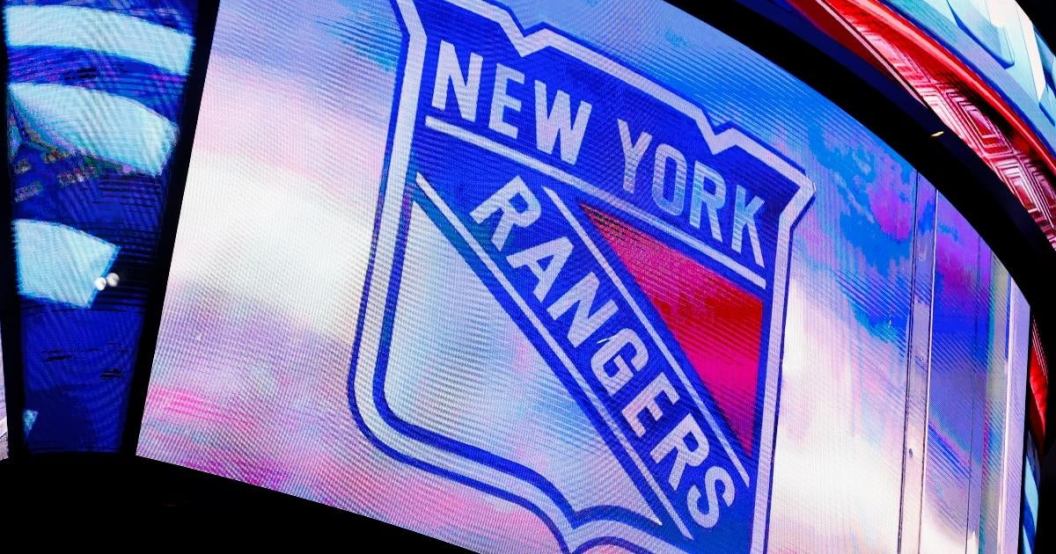 new-york-rangers-fan-banned-for-life-knocking-out-tampa-bay-lighting-supporter.jpg