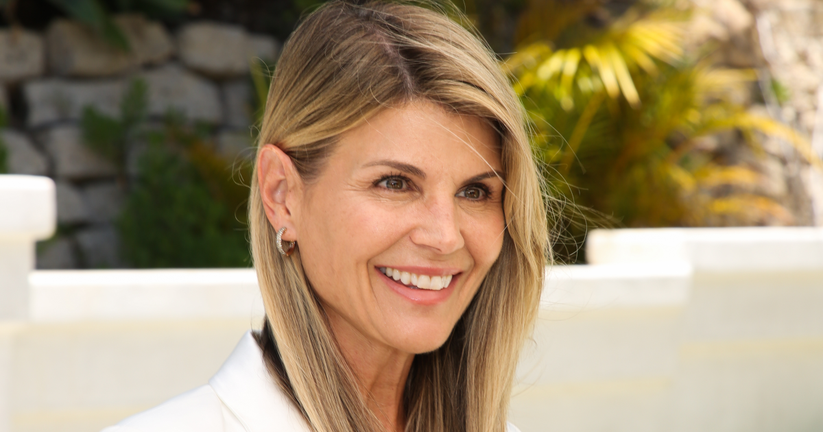 Lori Loughlin Makes First TV Appearance Since College Admissions