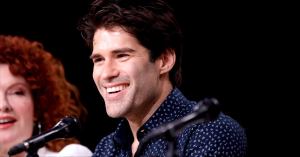 ‘Ghosts’ Star Asher Grodman on Why Being Pantless for His Character Is an ‘Honor’