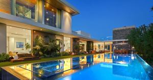 Tour One of the Most Glamorous ‘Selling Sunset’ Homes on the Market for $22.9M