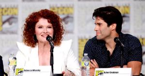 ‘Ghosts’ Star Rebecca Wisocky Teases How Hetty ‘Comes Undone’ in Season 2