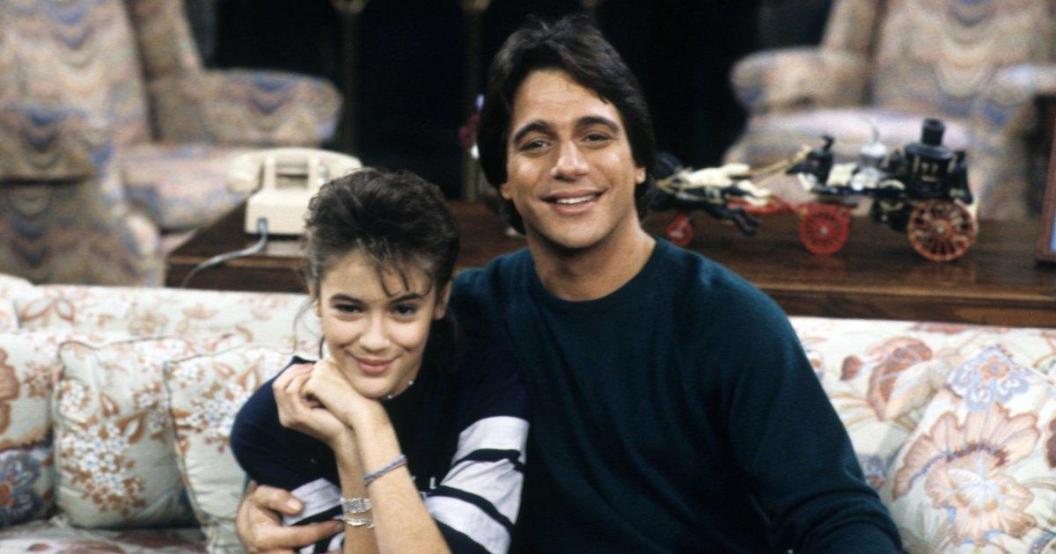 ALYSSA MILANO;TONY DANZA ON SET