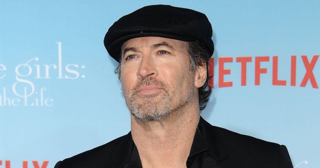 Premiere Of Netflix's "Gilmore Girls: A Year In The Life" - Arrivals