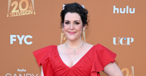 Melanie Lynskey Details ‘Ridiculous’ Body Shaming on Set of ‘Coyote Ugly’