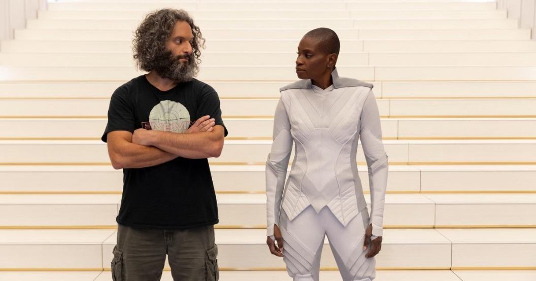 porter-Mantzoukas-paper-girls.jpg