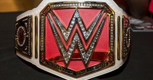 Former WWE Women’s Champion Possibly Injured During ‘SmackDown’