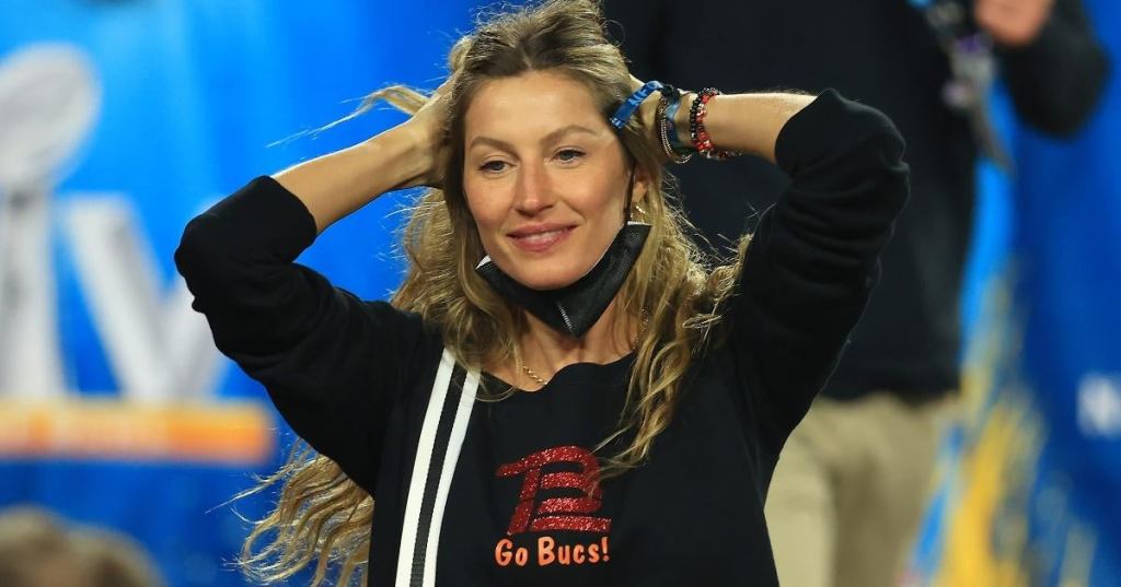 gisele-bundchen-shows-support-tom-brady-troubled-marriage-rumors.jpg