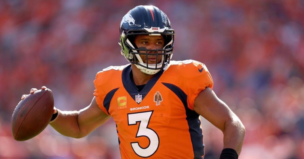 sunday-night-football-2022-49ers-broncos-time-channel-how-to-watch.jpg
