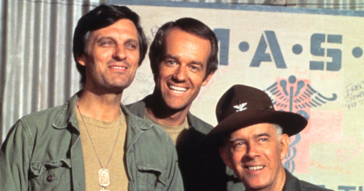 'MASH' Alan Alda Has Touching Reunion With CoStar Mike Farrell on