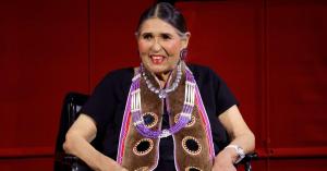 Sacheen Littlefeather, Activist Who Declined Marlon Brando’s ‘Godfather’ Oscar, Dead at 75
