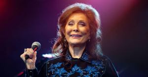 Loretta Lynn’s Cause of Death: How Did ‘Coal Miner’s Daughter’ Country Legend Die?