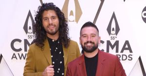 Dan + Shay’s Shay Mooney Shares Nearly 50-Pound Weight Loss in 5 Months