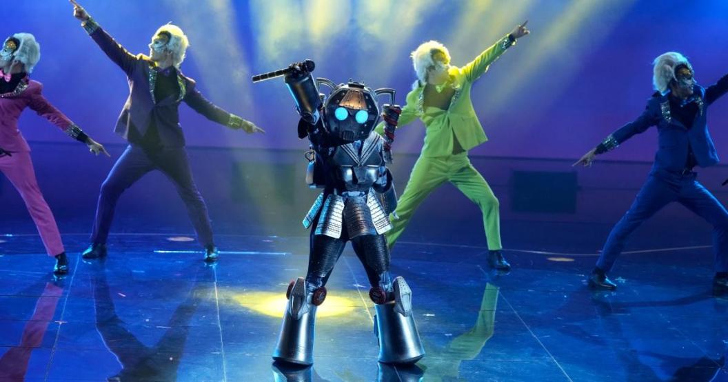 robo-girl-masked-singer-fox.jpg