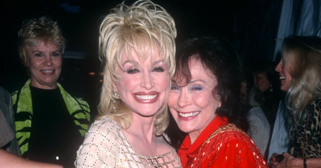 dolly-parton-loretta-lynn.jpg