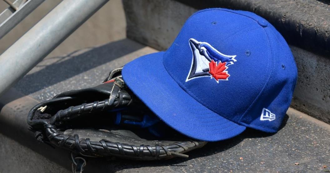 woman-slaps-boyfriend-proposing-blue-jays-game.jpg