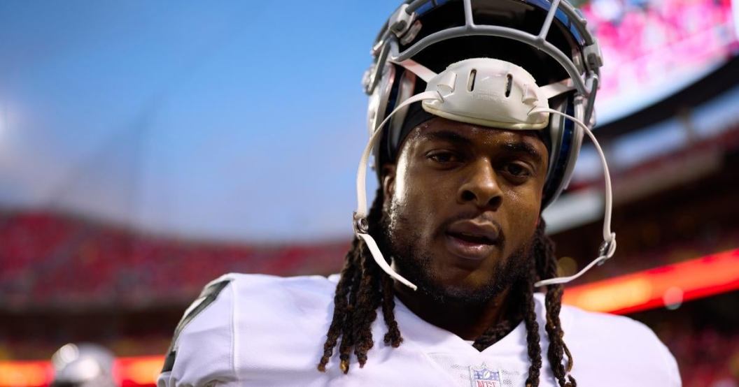 davante-adams-pushes-camera-man-raiders-chiefs-loss.jpg