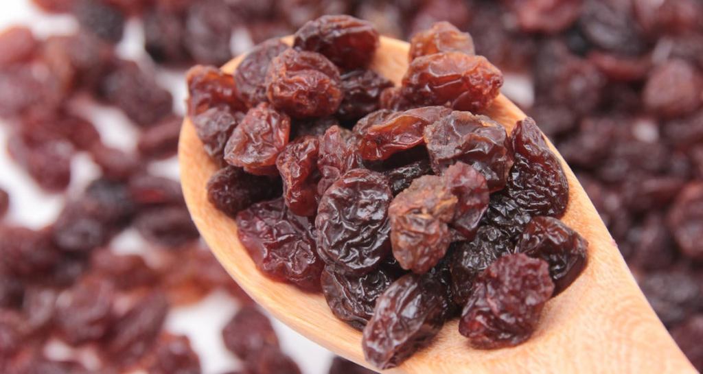 black raisins