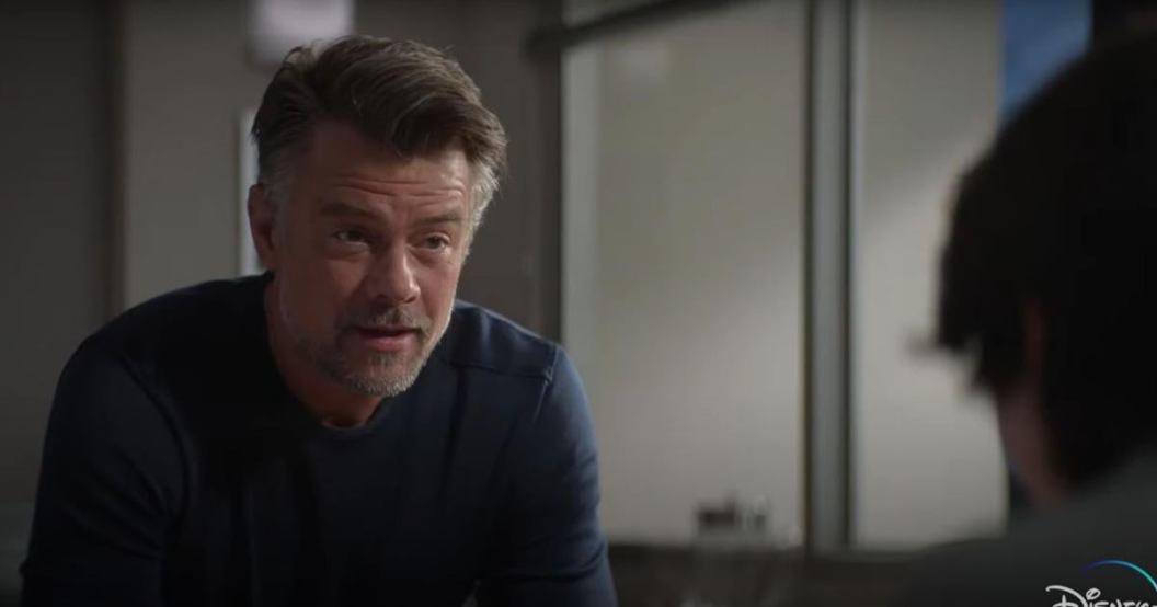 mighty-ducks-exclusive-clip-coach-cole-evan.jpg