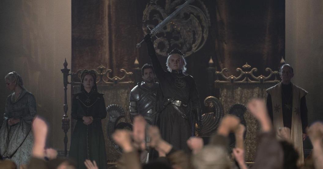 tom-glynn-carney-olivia-cooke-fabien-frankel-aegon-coronation-house-of-the-dragon-hbo.jpg