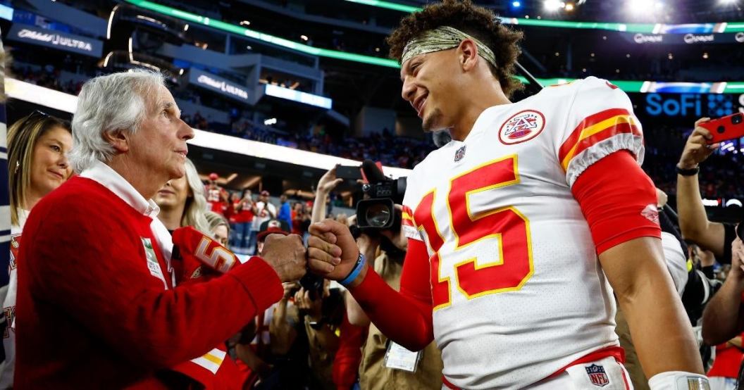 henry-winkler-patrick-mahomes.jpg
