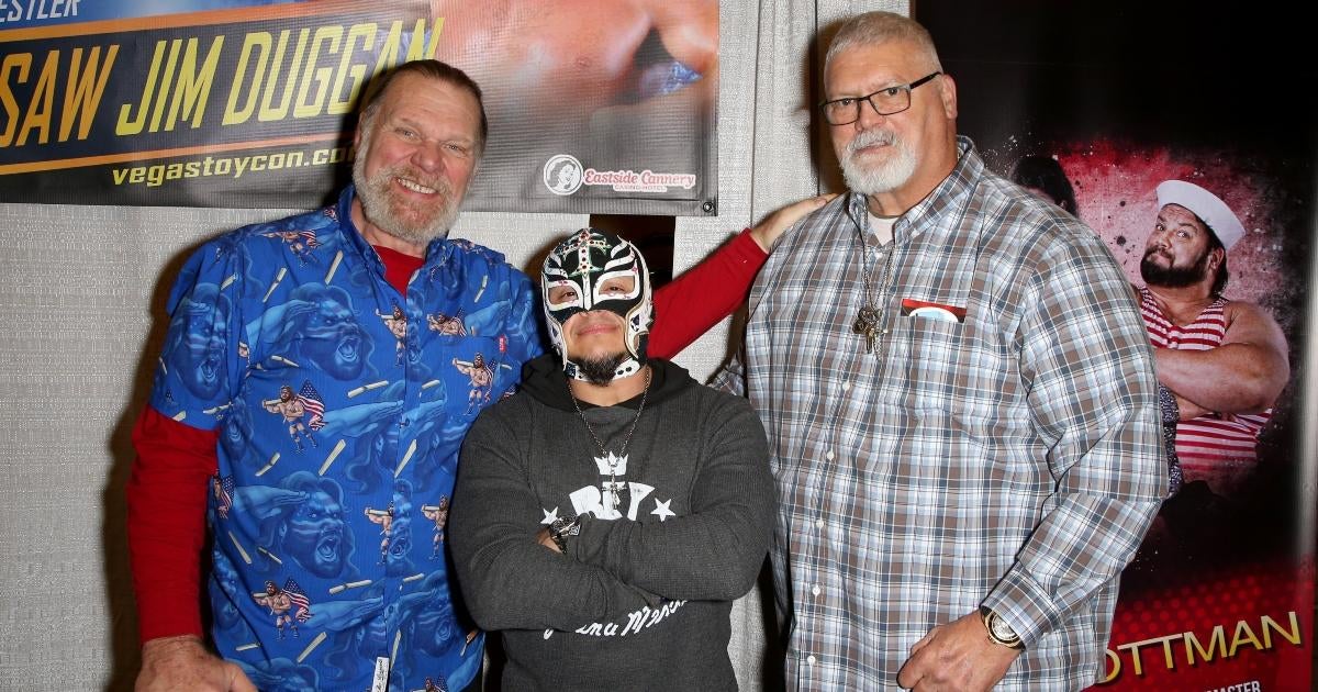 WWE Legend Holds Home Intruder at Gunpoint - PopCulture.com